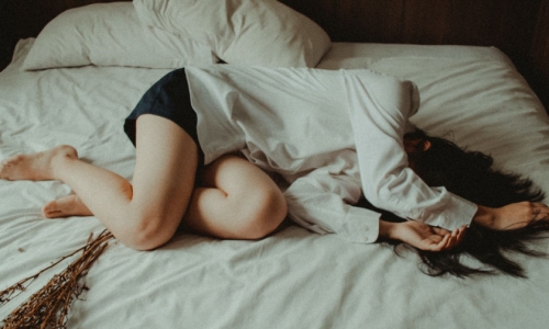 Wie kann Hanf bei Schmerzen und Entzündungen helfen?